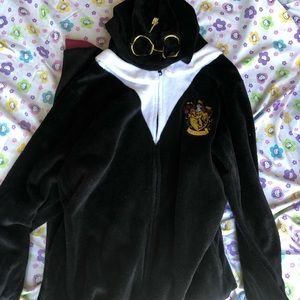 HARRYPOTTER onesie LIKE NEW size s/m could fit Lrg